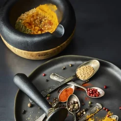 SCANPAN Maitre D' Morter med Støter 10cm Støpejern Eik