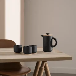 STELTON Nordic Theo Krus m/Glassbrikke Sort